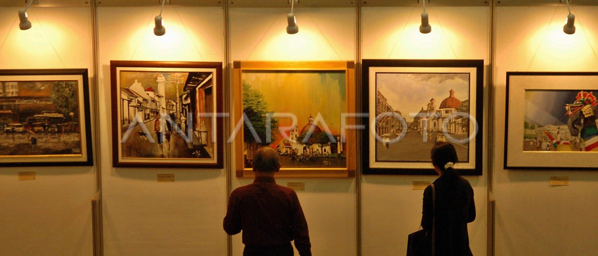 PAMERAN LUKISAN ARSITEKTUR ANTARA Foto