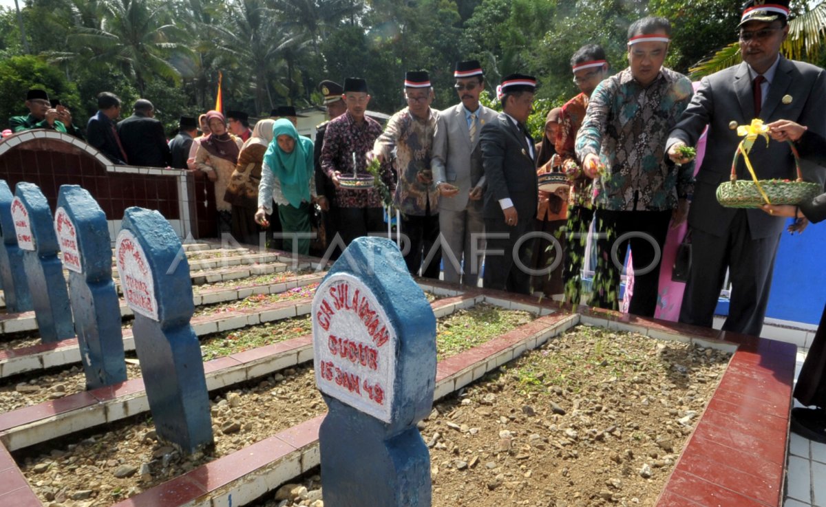 Ziarah Makam Pahlawan Situjuah Antara Foto