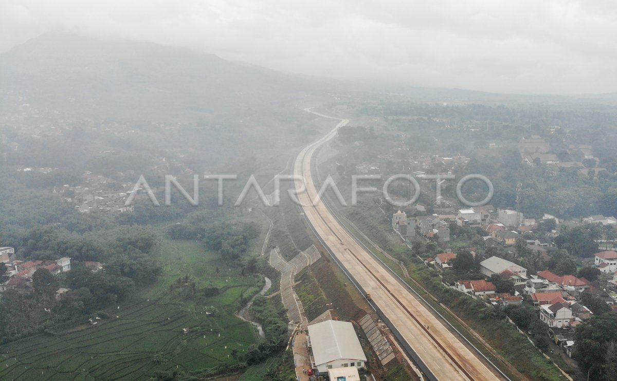 Rencana Pengoperasian Tol Cisumdawu Antara Foto