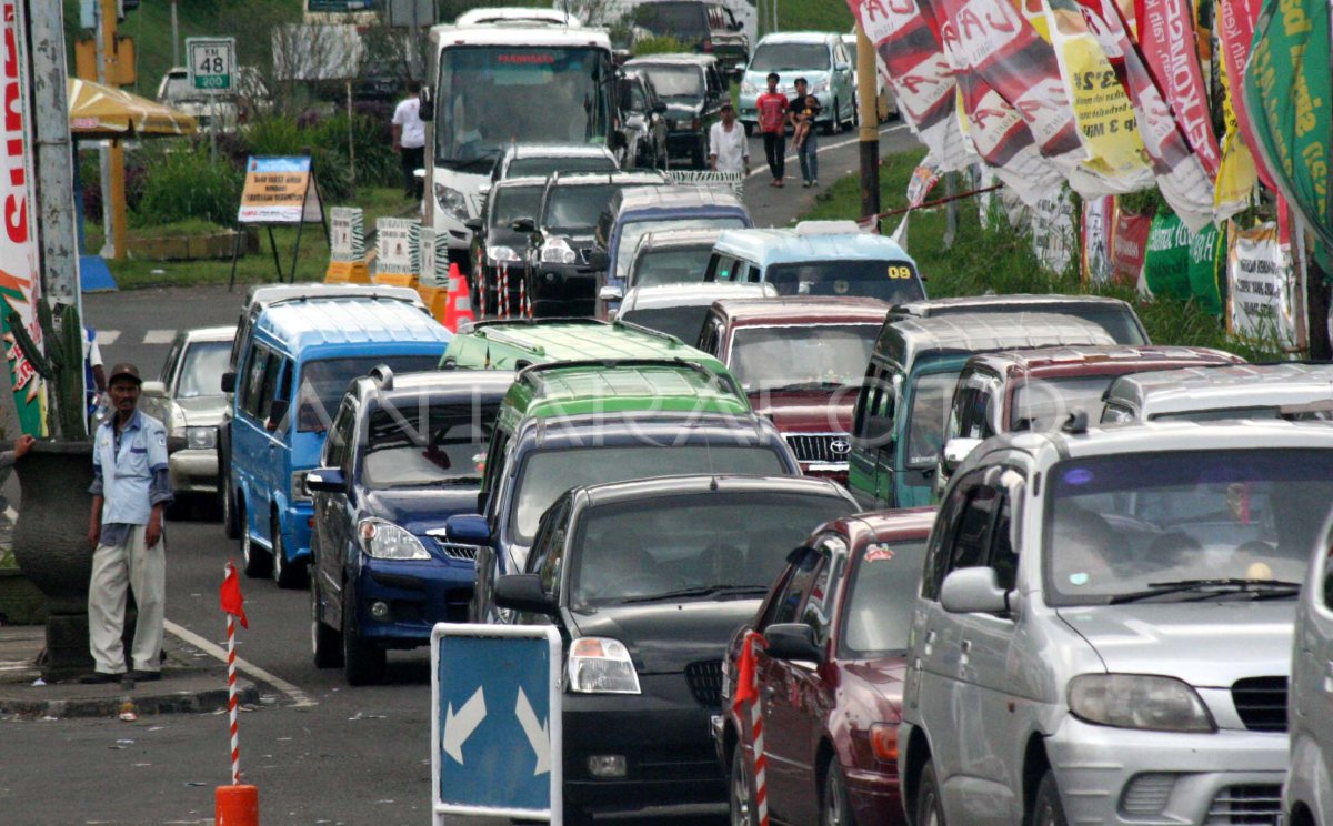 Pintu Tol Jagorawi Macet Antara Foto