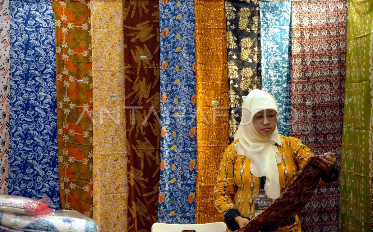 Pameran Batik Nusantara Antara Foto