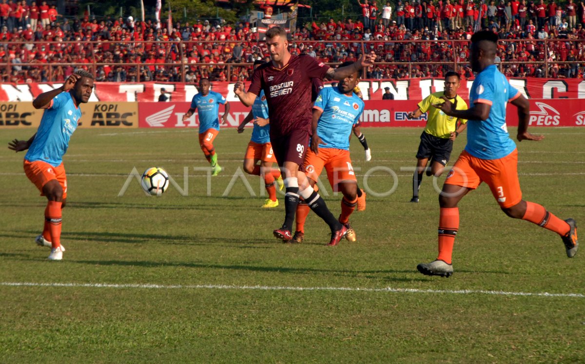 PSM TAHAN IMBANG PERSERU ANTARA Foto