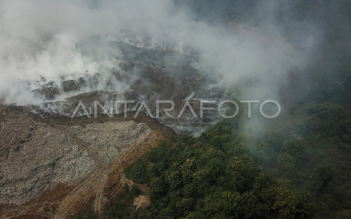 Kebakaran TPA Sarimukti ANTARA Foto