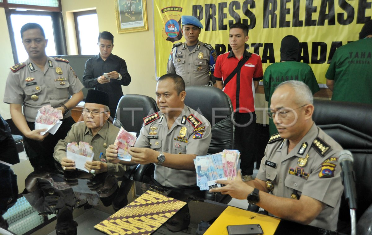 OTT PUNGLI PENERIMAAN SISWA BARU ANTARA Foto