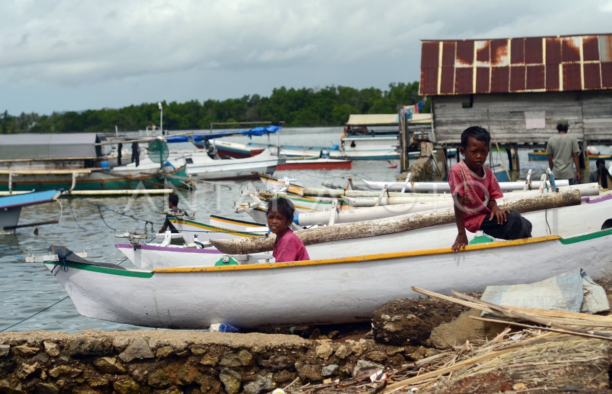 PERKAMPUNGAN SUKU BAJO ANTARA Foto