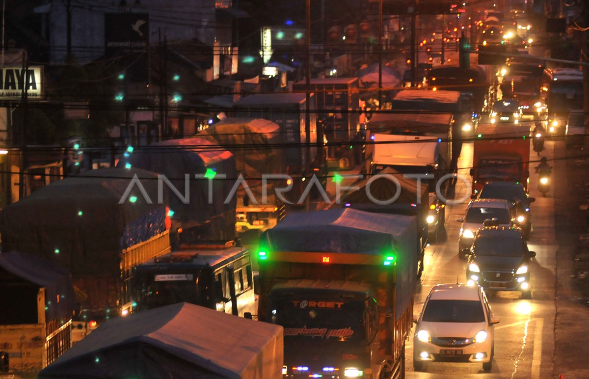 Arus Balik Jalur Pantura Antara Foto