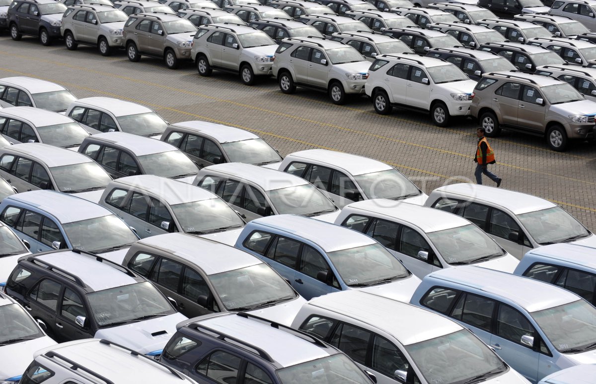 Pertumbuhan Sektor Otomotif Antara Foto