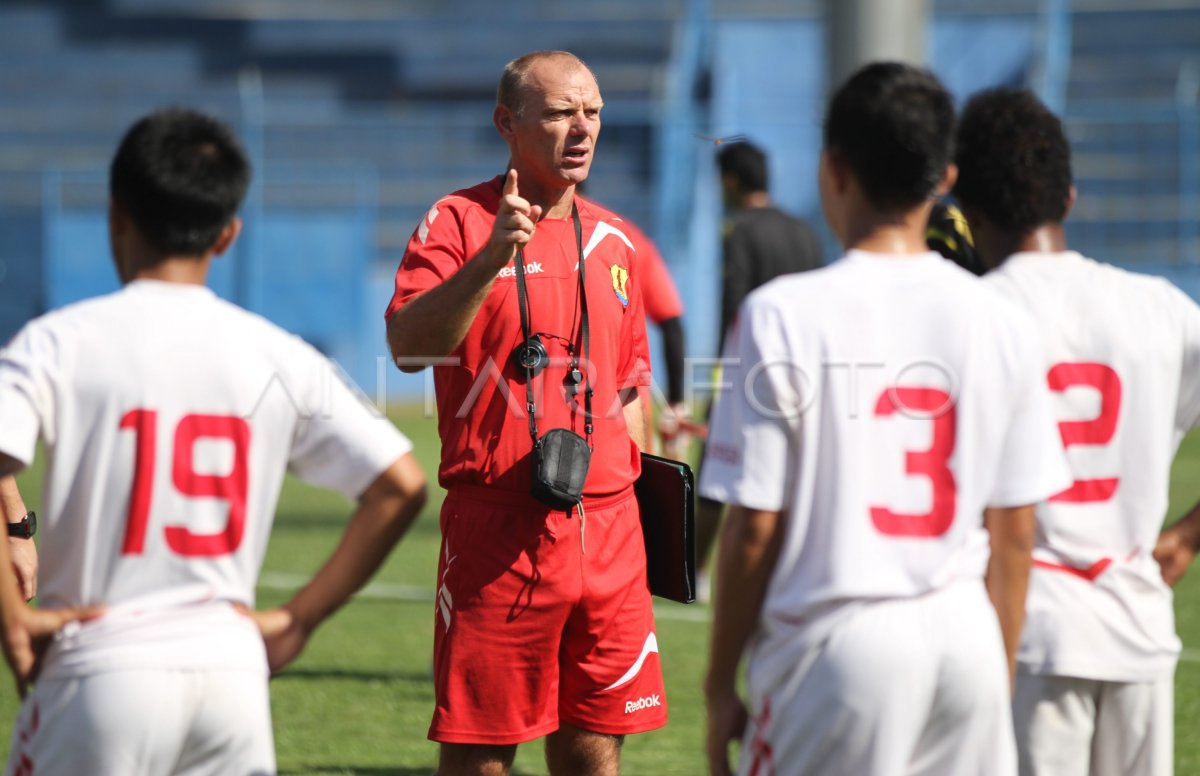 Strategi Menyerang Persema Antara Foto