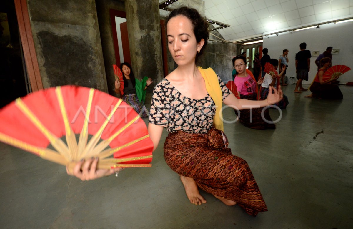 Belajar Seni Dan Budaya Indonesia Antara Foto