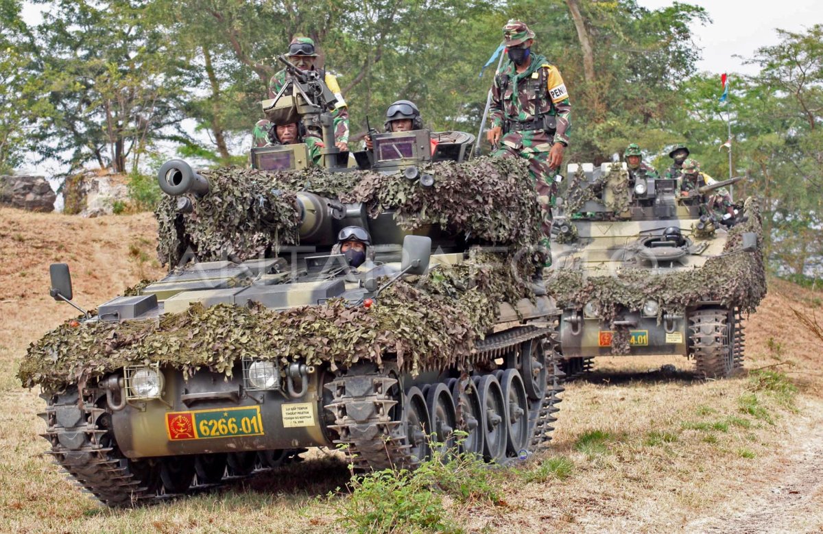 LATIHAN TEMPUR ANTARA Foto