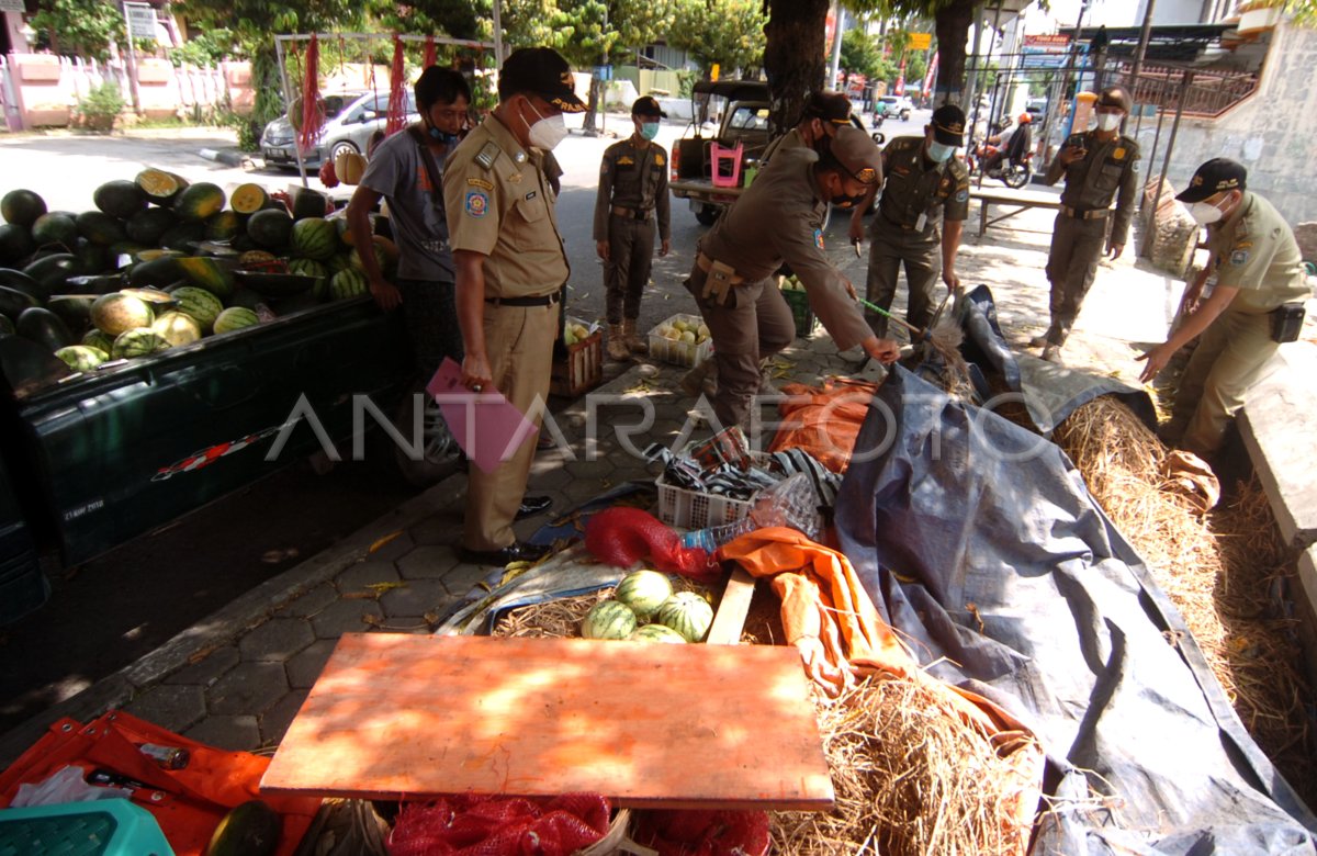 RAZIA WARUNG MAKAN DAN PKL ANTARA Foto