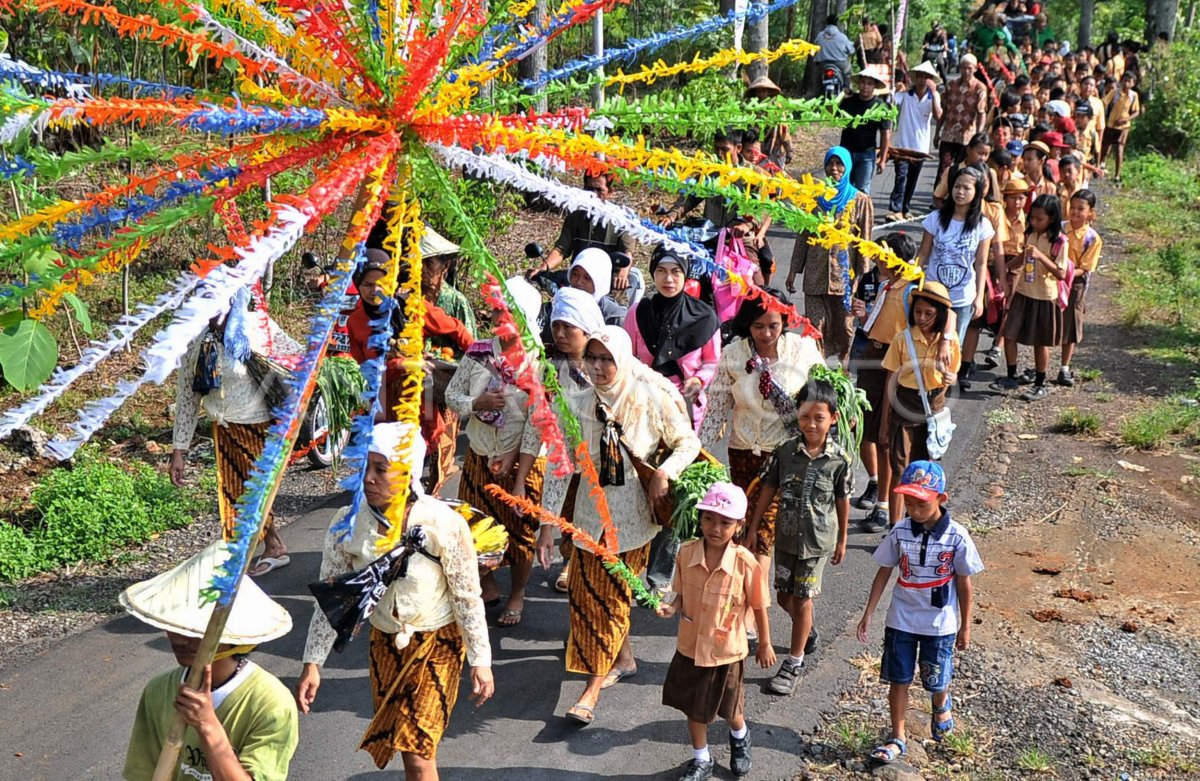 SEDEKAH BUMI ANTARA Foto