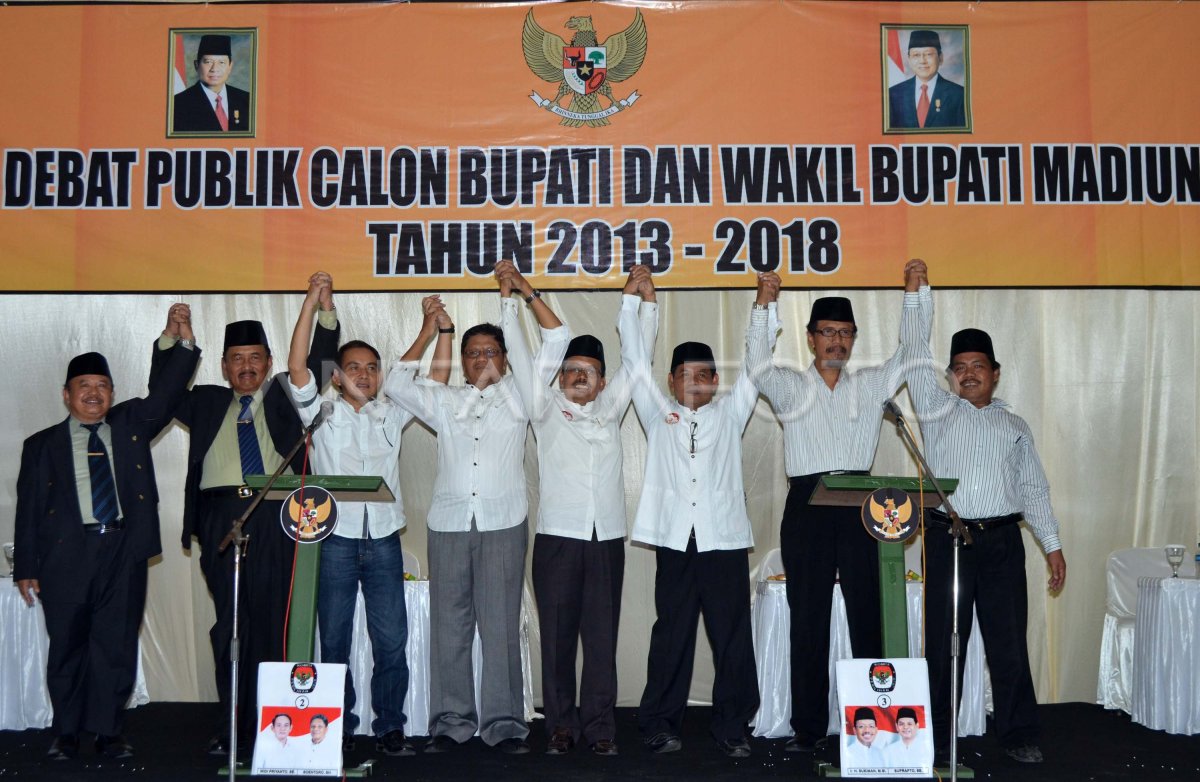 DEBAT CALON BUPATI ANTARA Foto