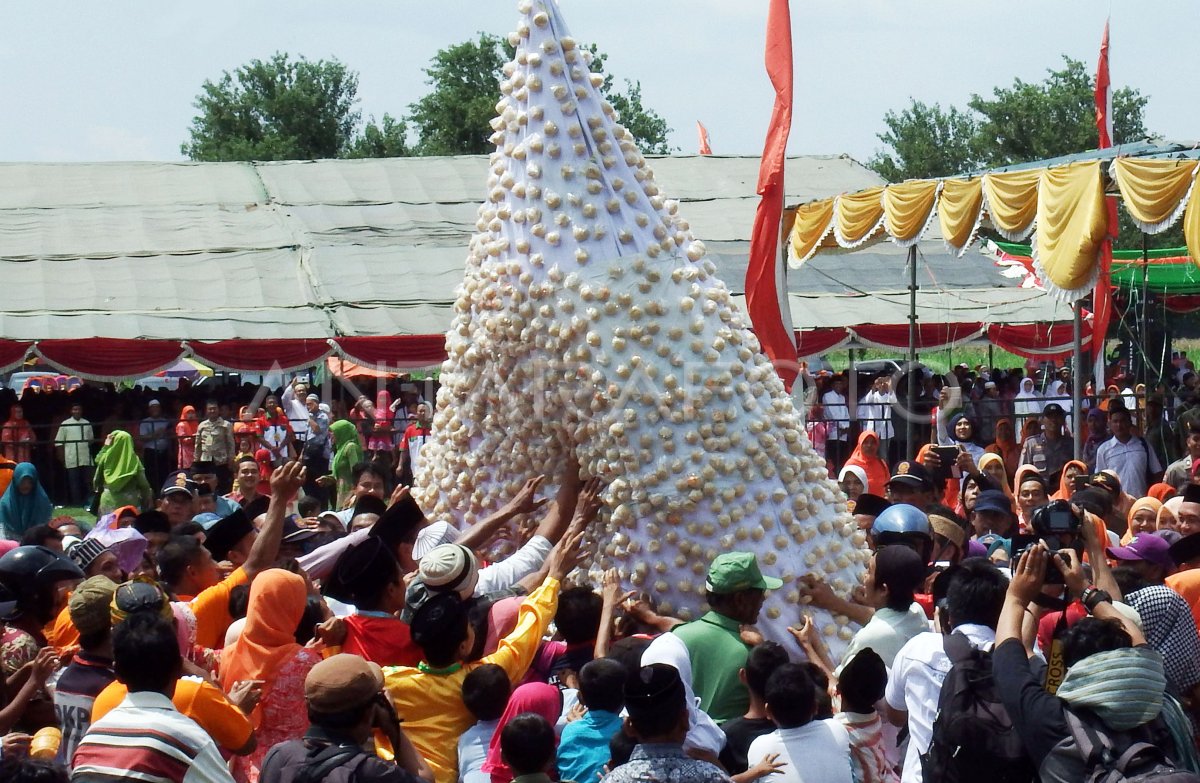 GUNUNGAN ONDE ONDE ANTARA Foto