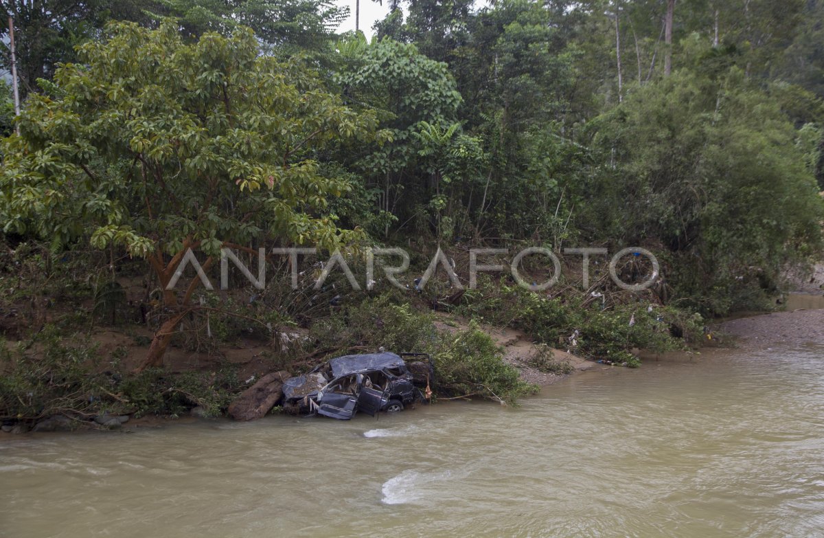 Masa Tanggap Darurat Banjir Bandang Kabupaten Pesisir Selatan Antara Foto