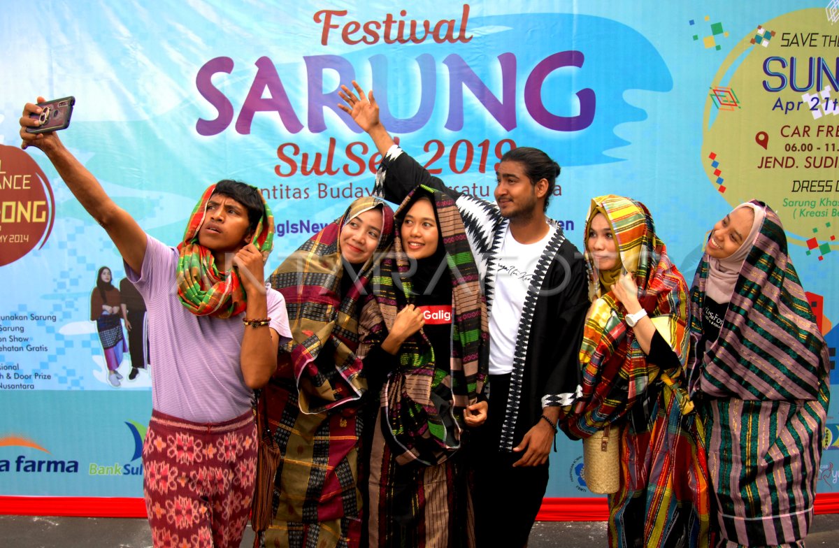 FESTIVAL SARUNG 2019 ANTARA Foto