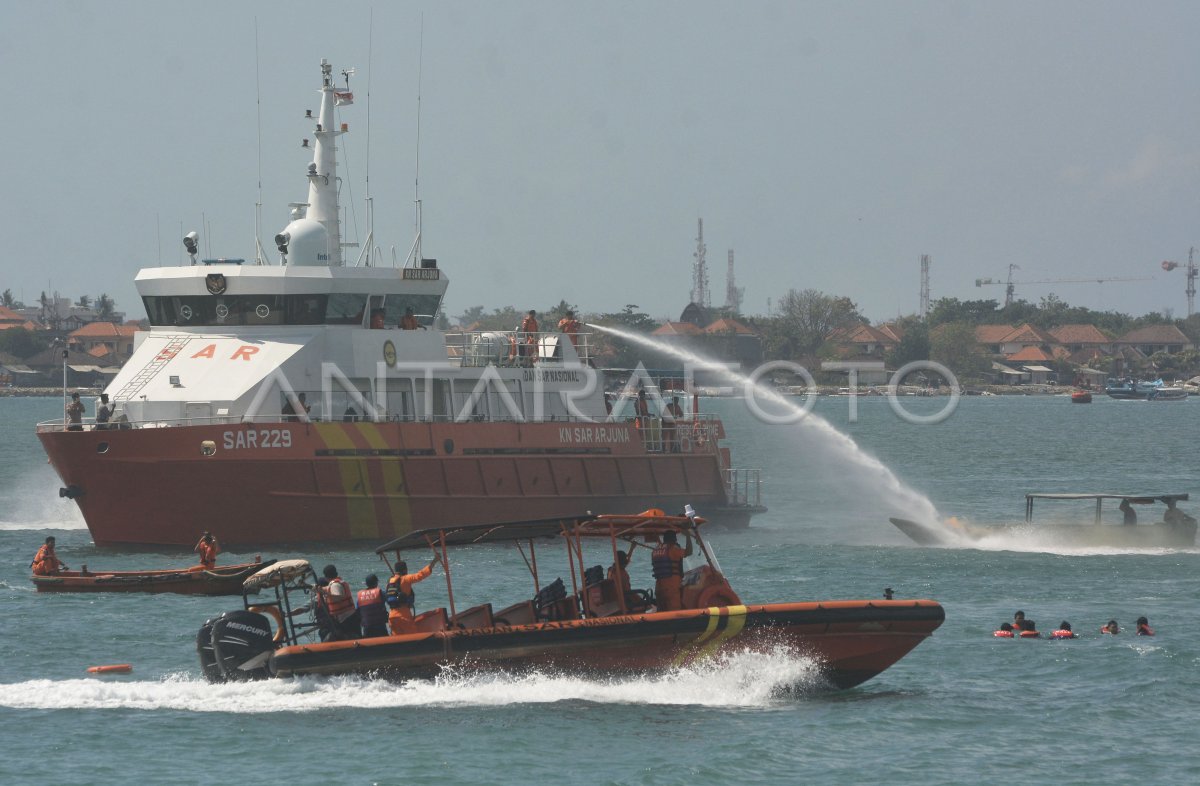 Latihan Sar Di Pelabuhan Benoa Antara Foto