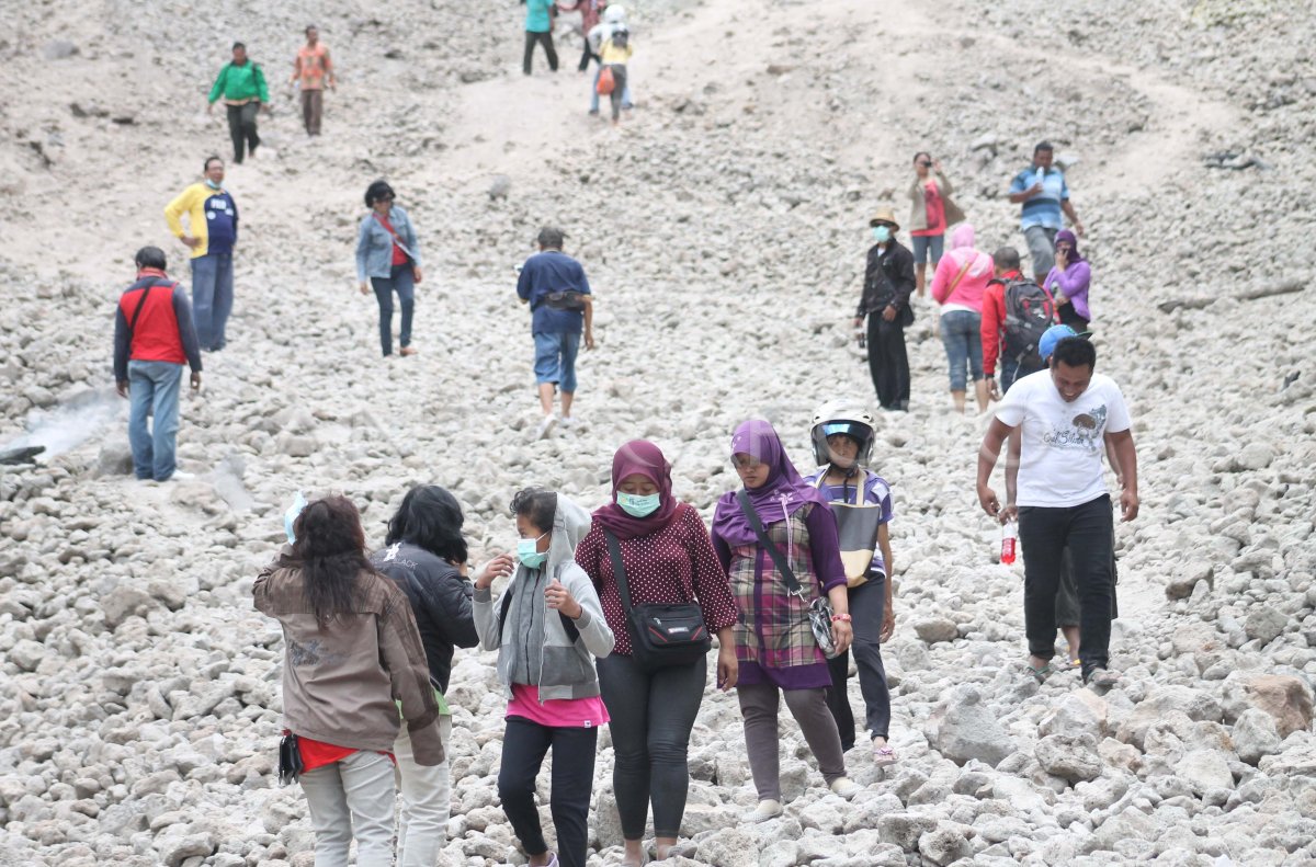 Wisata Endapan Lahar Kelud Antara Foto