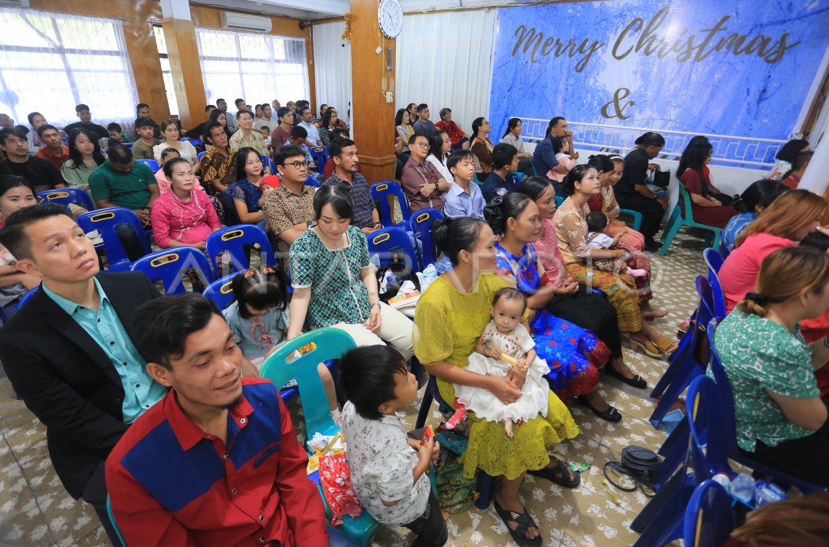 Ibadah Misa Hari Raya Natal Di Aceh Barat Antara Foto