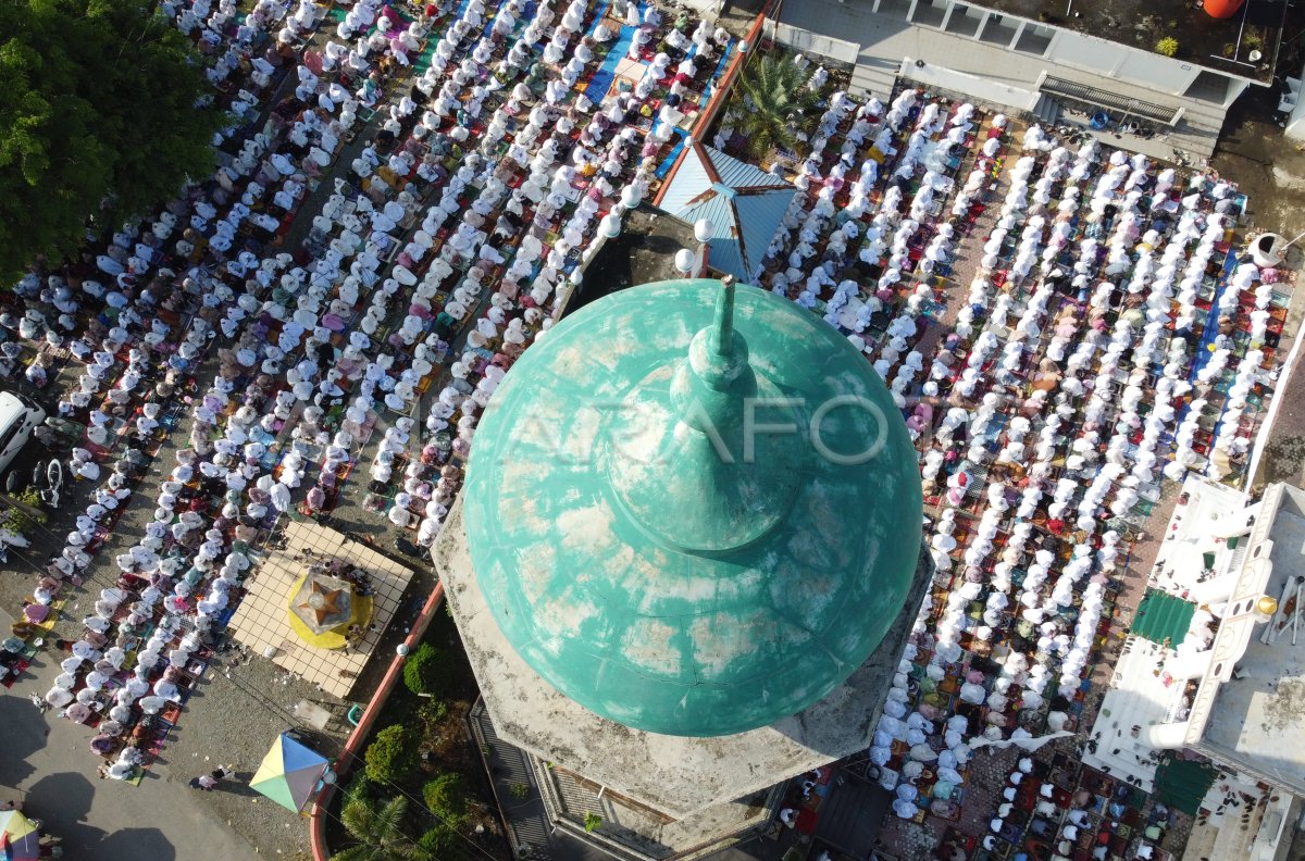 Shalat Idul Fitri Jamaah Syattariyah Di Nagan Raya Antara Foto