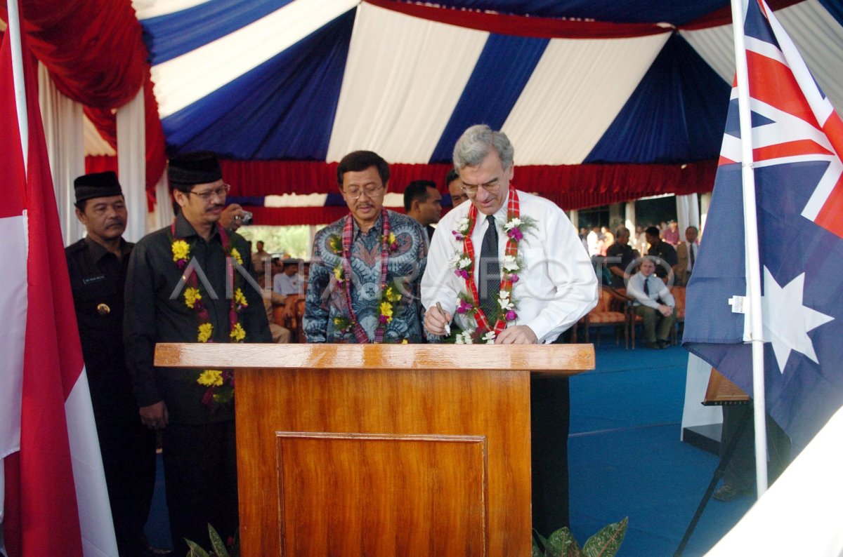 PERESMIAN SEKOLAH ANTARA Foto