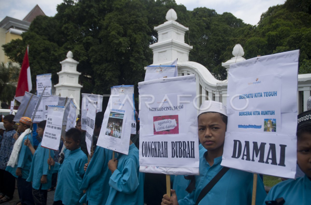 Seruan Damai Untuk Keraton Antara Foto