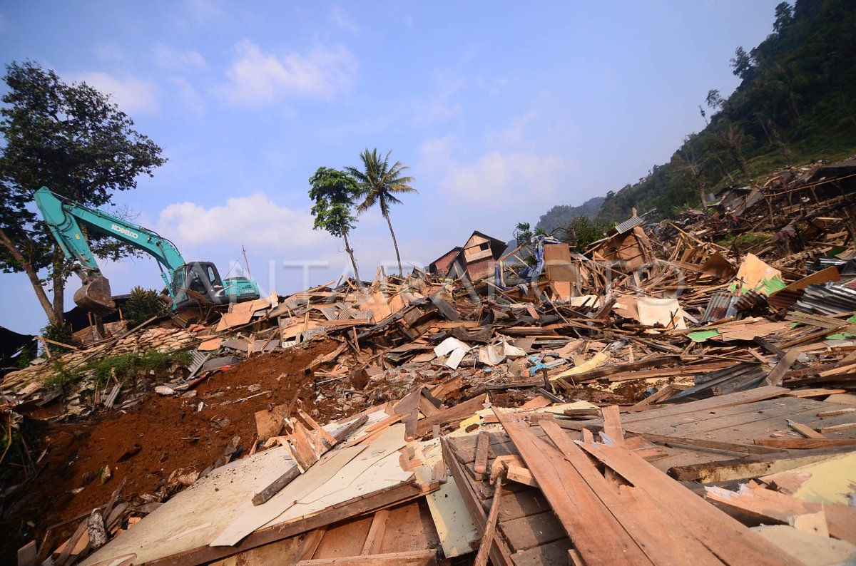 Penertiban Penambang Liar Antara Foto