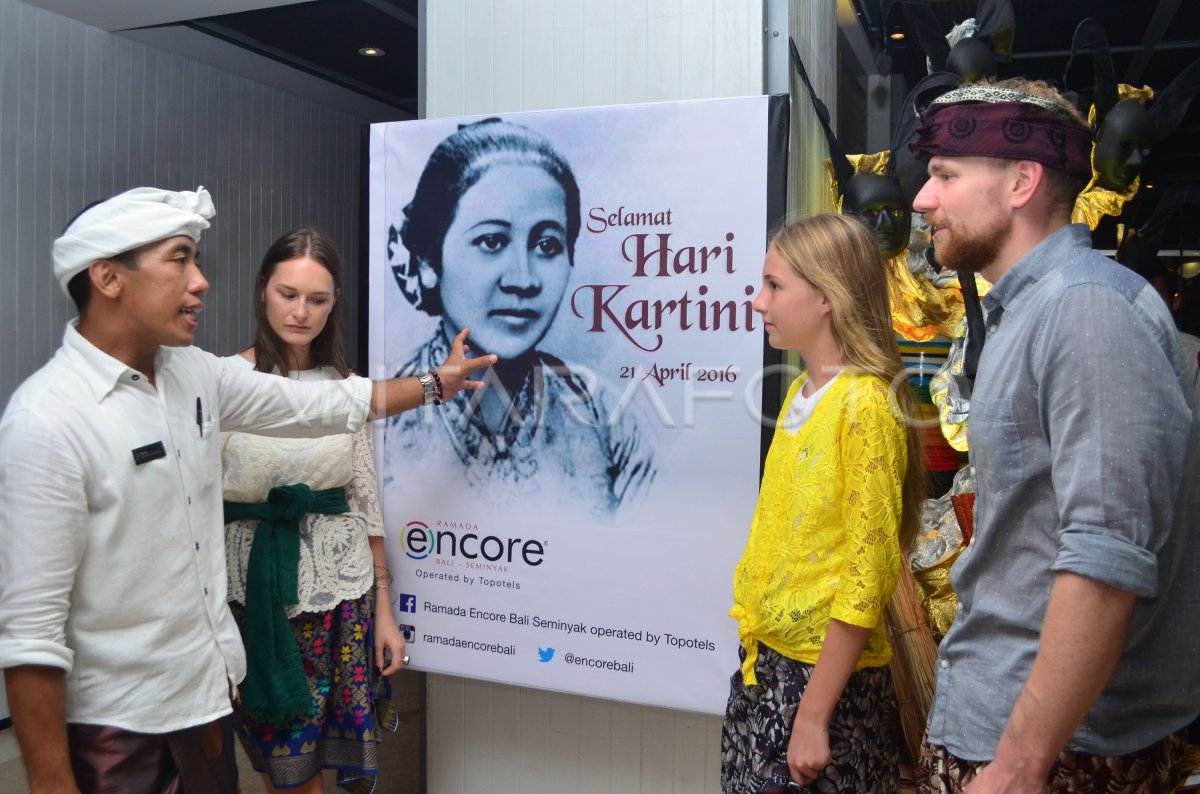 Peringatan Kartini Wisatawan Asing Antara Foto