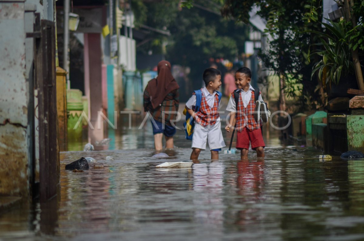 Banjir Kabupaten Bandung Mulai Surut Antara Foto