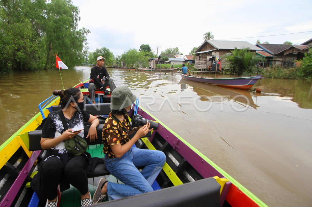 WISATA SUSUR SUNGAI DI BANJARMASIN ANTARA Foto