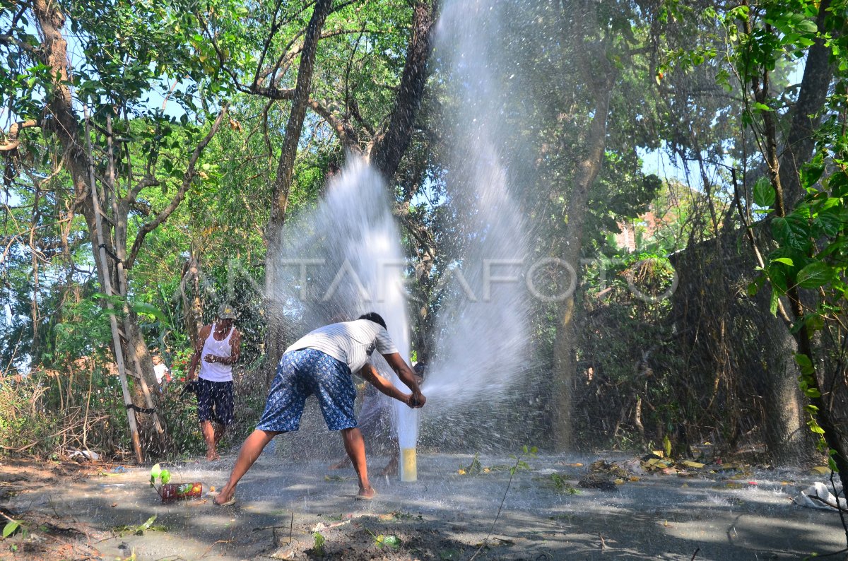 Semburan Air Di Grobogan Antara Foto