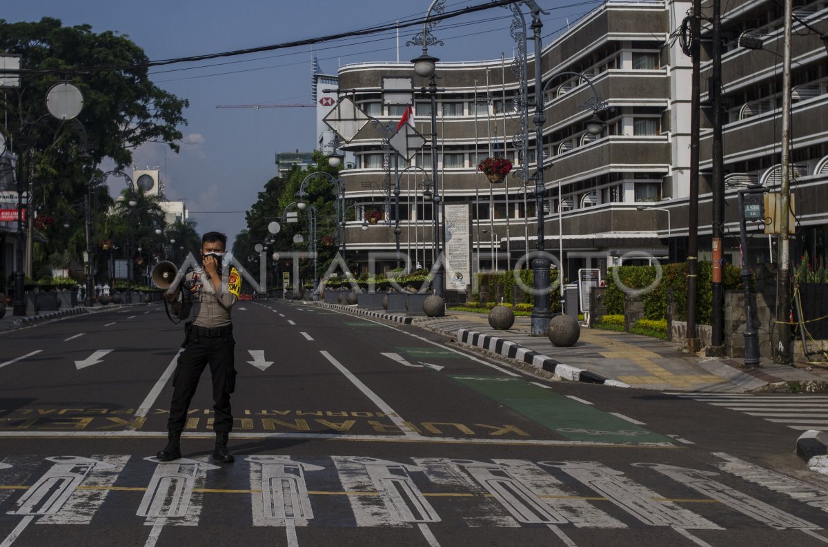 Pelaksanaan Ppkm Darurat Di Bandung Antara Foto