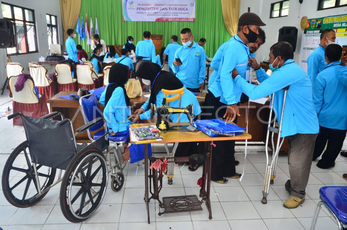 PELATIHAN KETRAMPILAN KEWIRAUSAHAAN PENYANDANG DISABILITAS ANTARA Foto