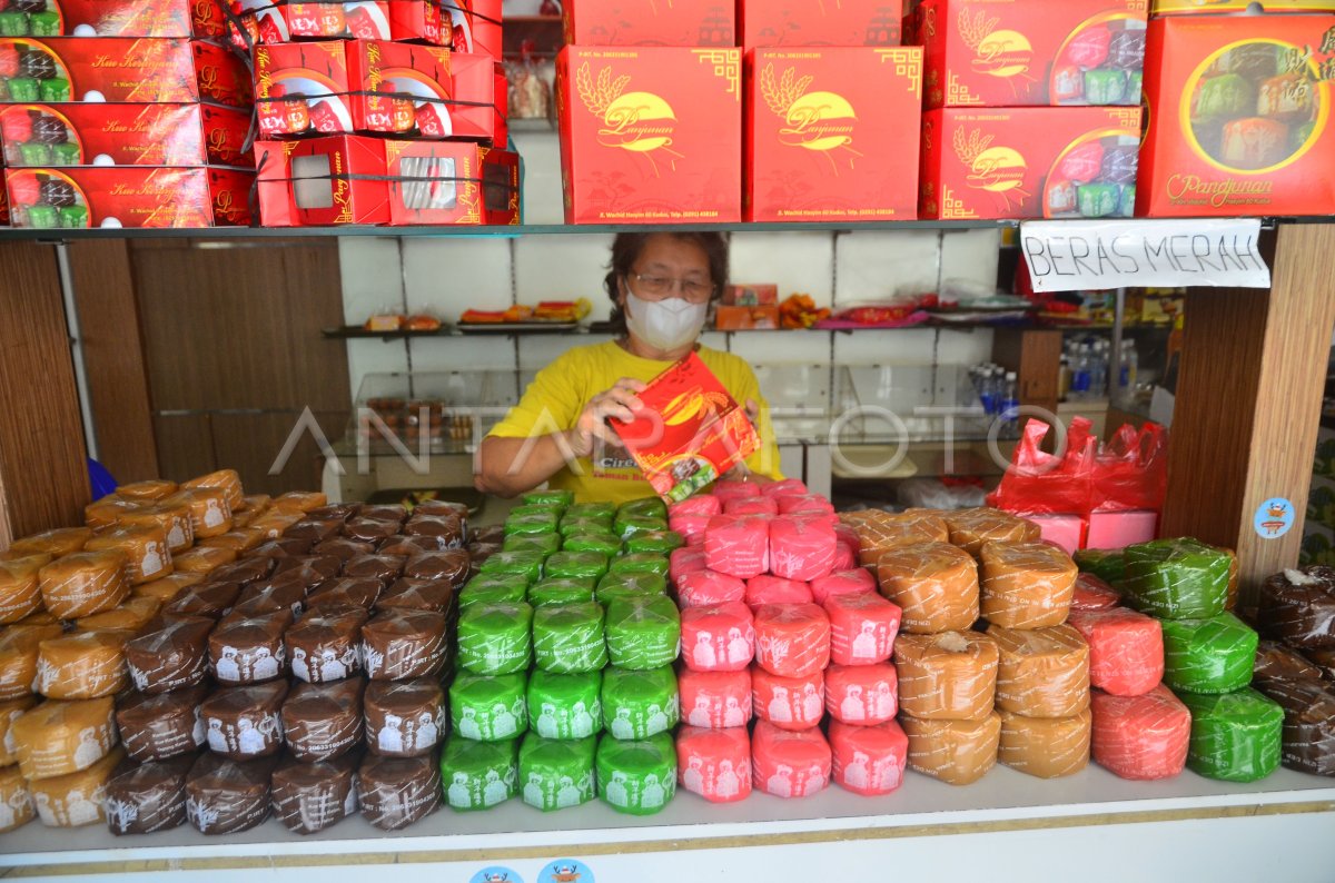 Produksi Kue Keranjang Khas Imlek Antara Foto