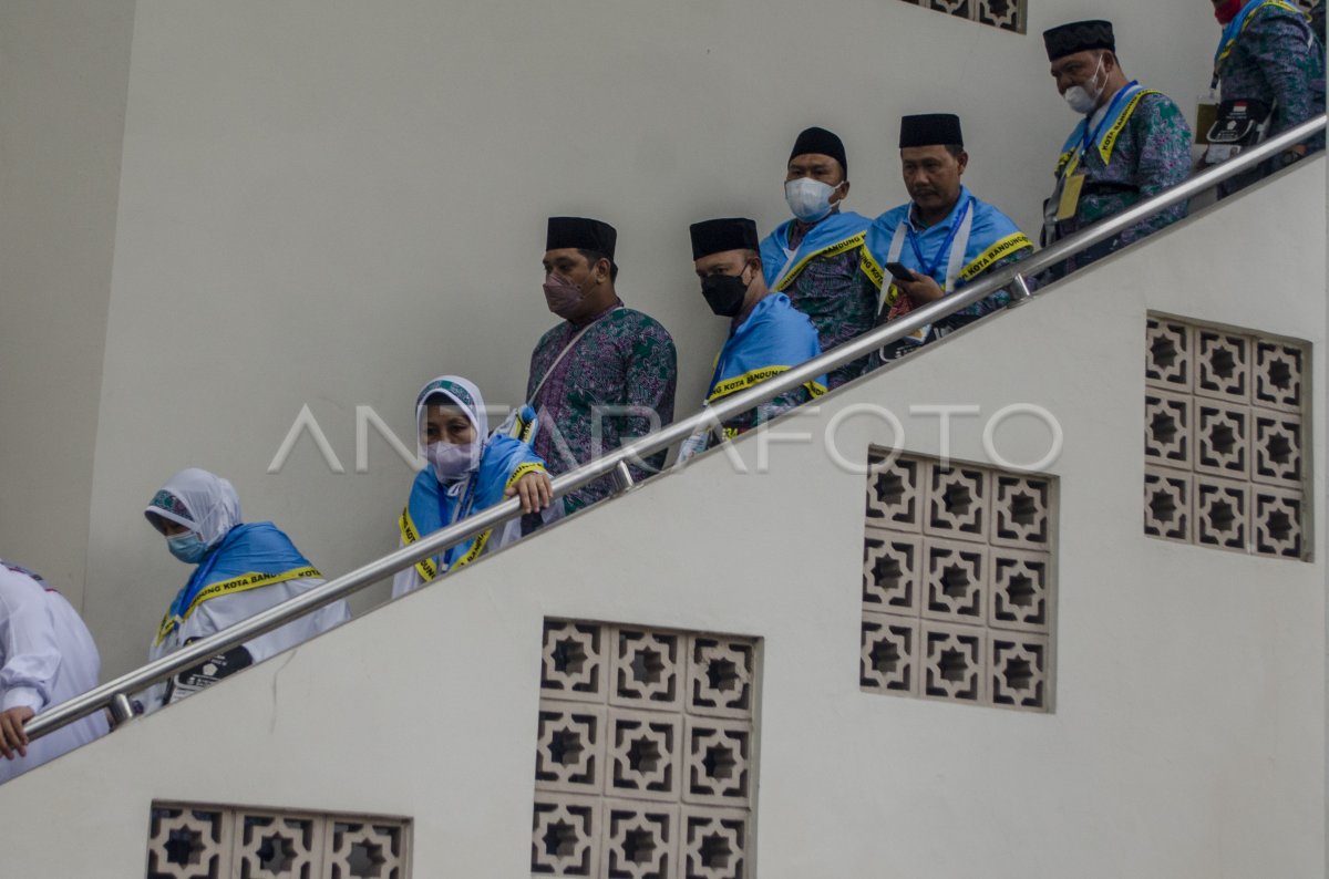 Pemberangkatan Calon Haji Kota Bandung Antara Foto