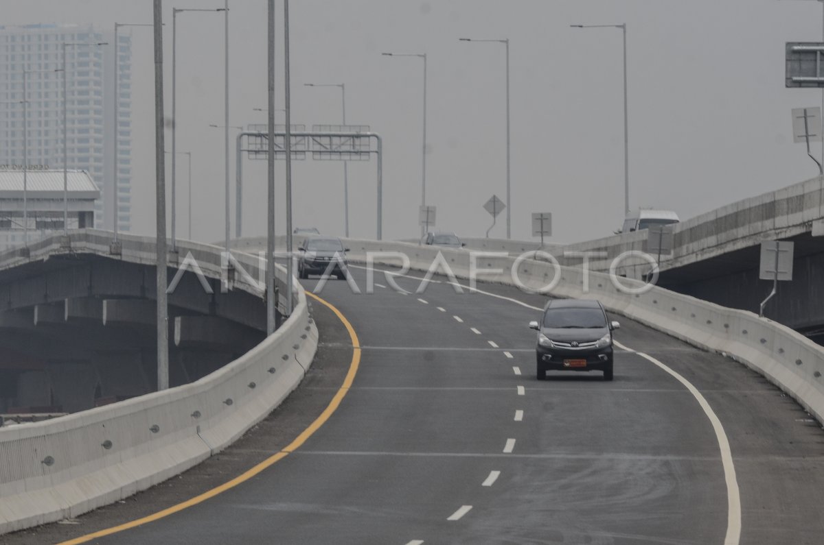 Tarif Tol Layang Japek Antara Foto