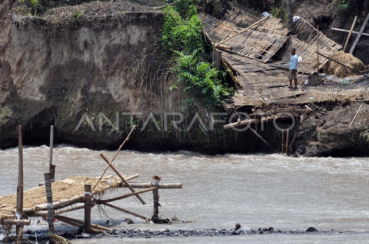 Jembatan Putus Antara Foto