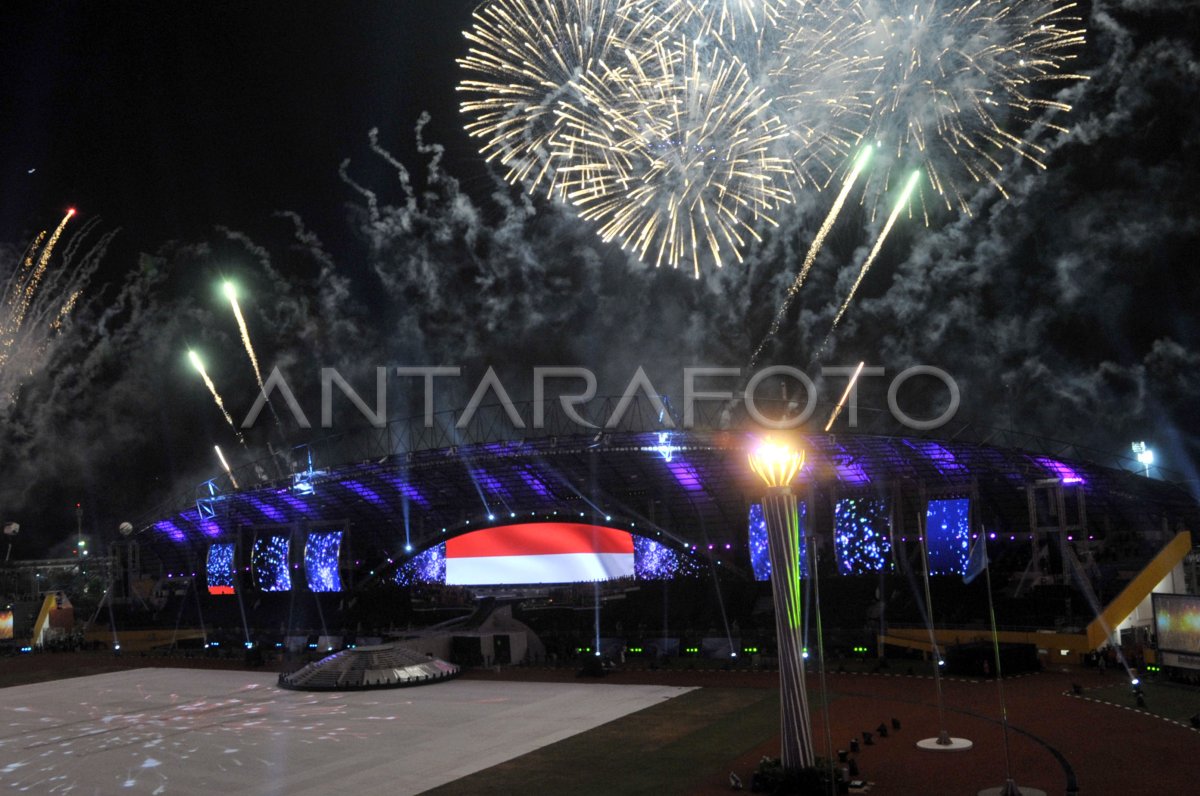 Upacara Penutupan Antara Foto