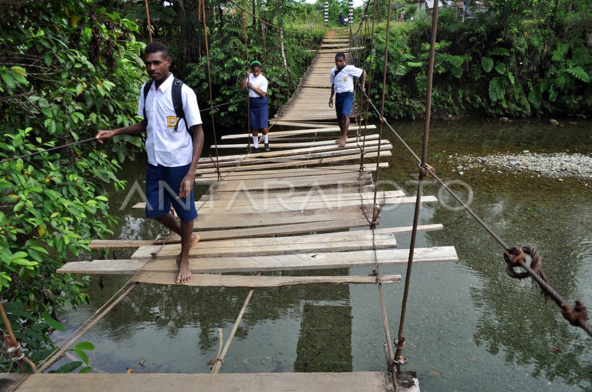 Infrastruktur Rusak Papua Antara Foto