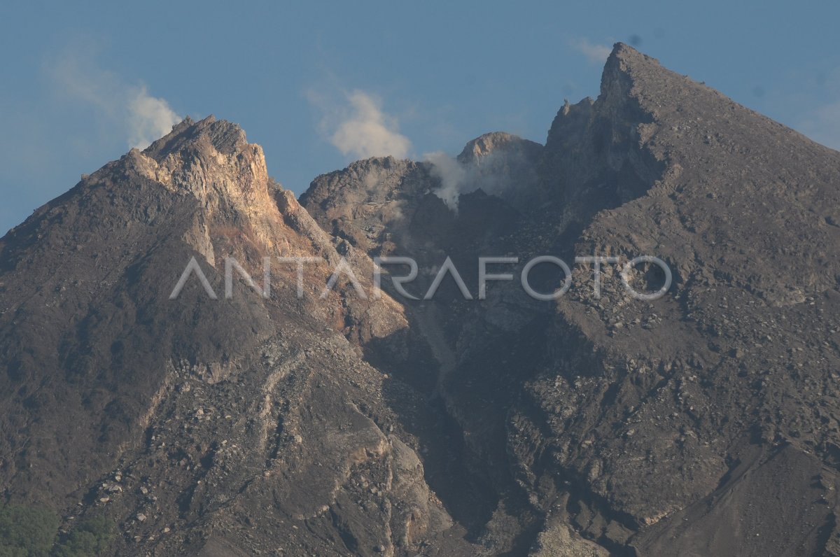 AKTIVITAS GUNUNG MERAPI ANTARA Foto