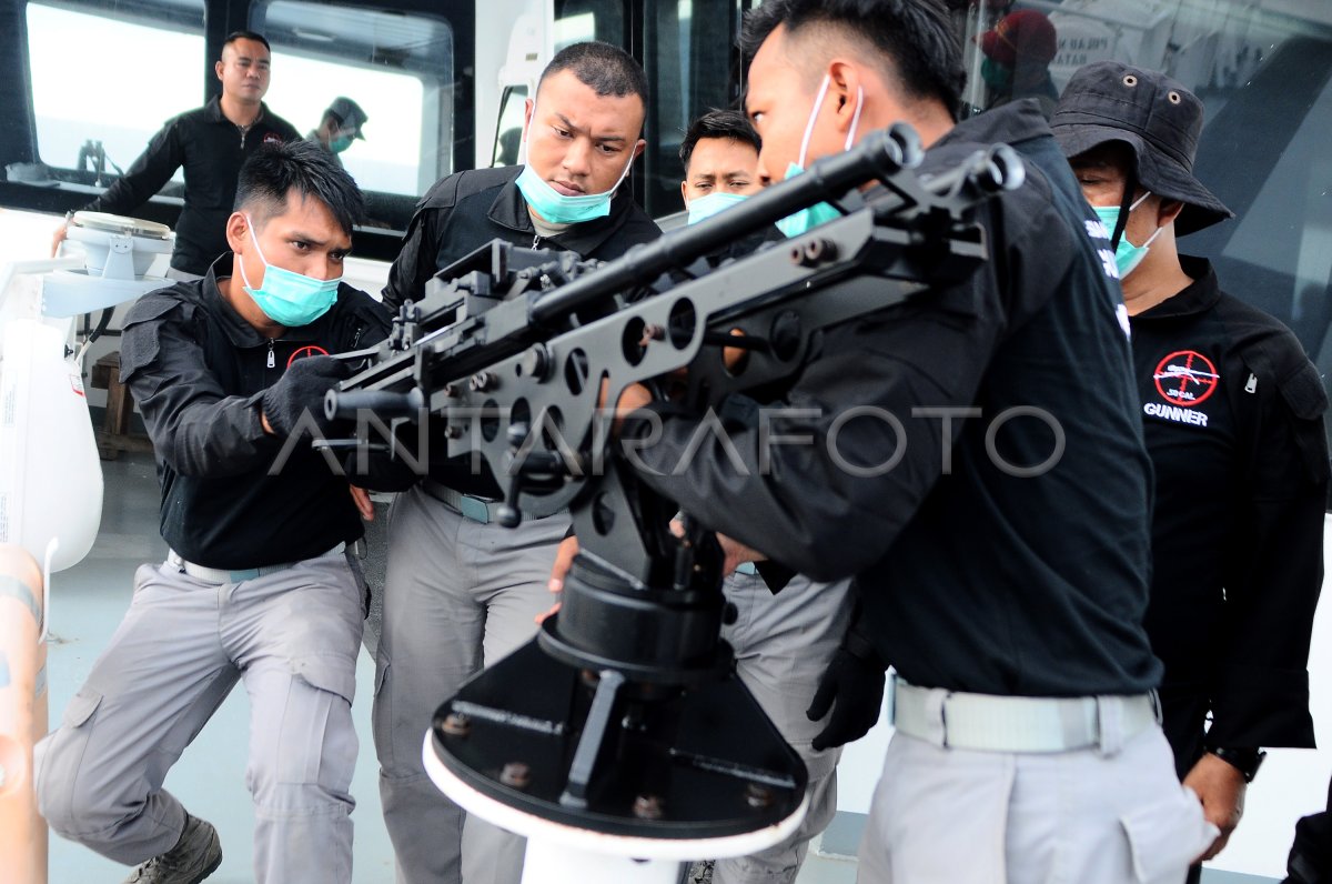 Latihan Menembak Bakamla Antara Foto