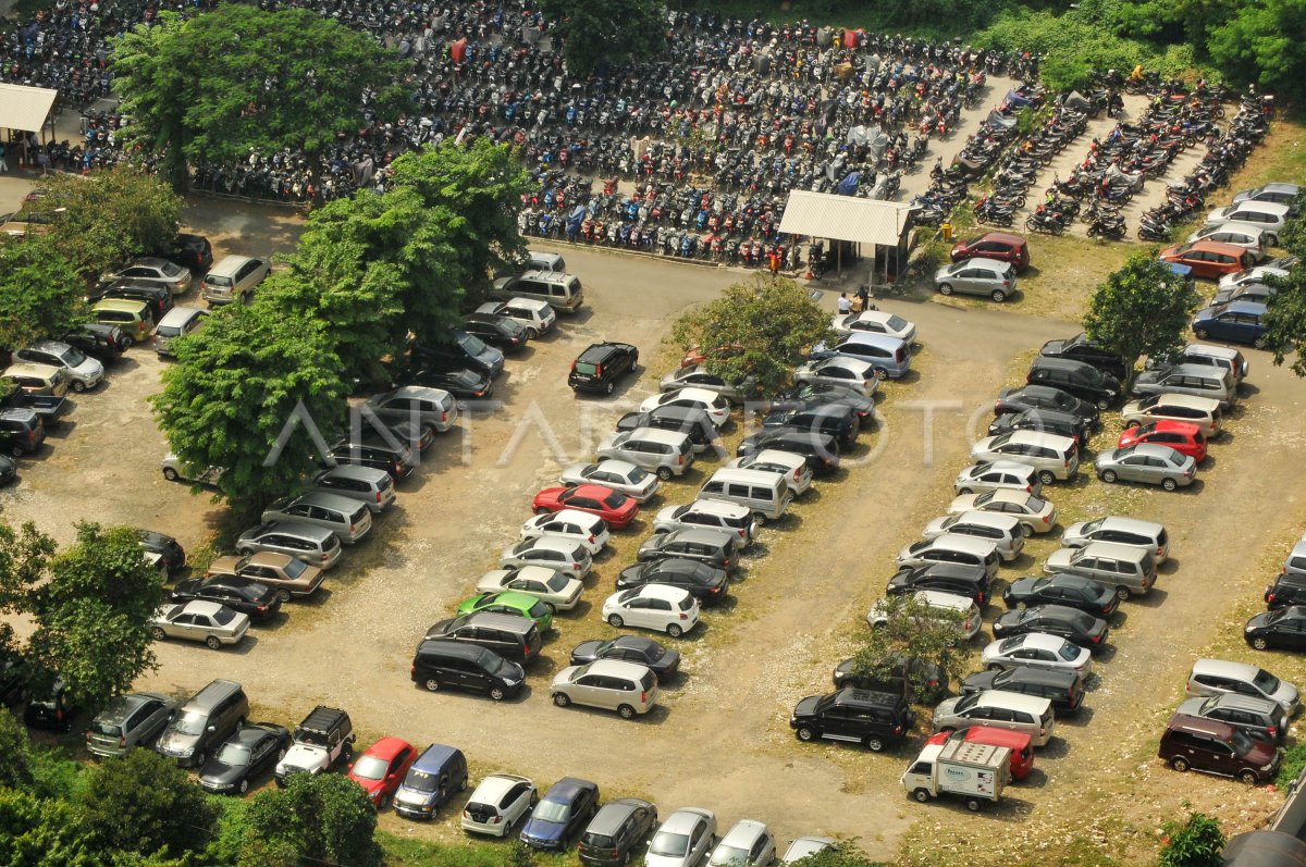 KEBUTUHAN LAHAN PARKIR ANTARA Foto