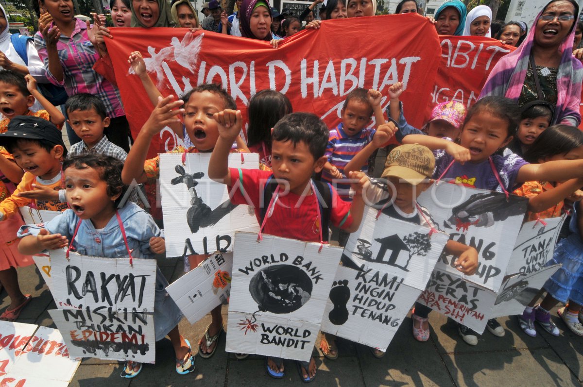 Aksi Hari Habitat Sedunia Antara Foto