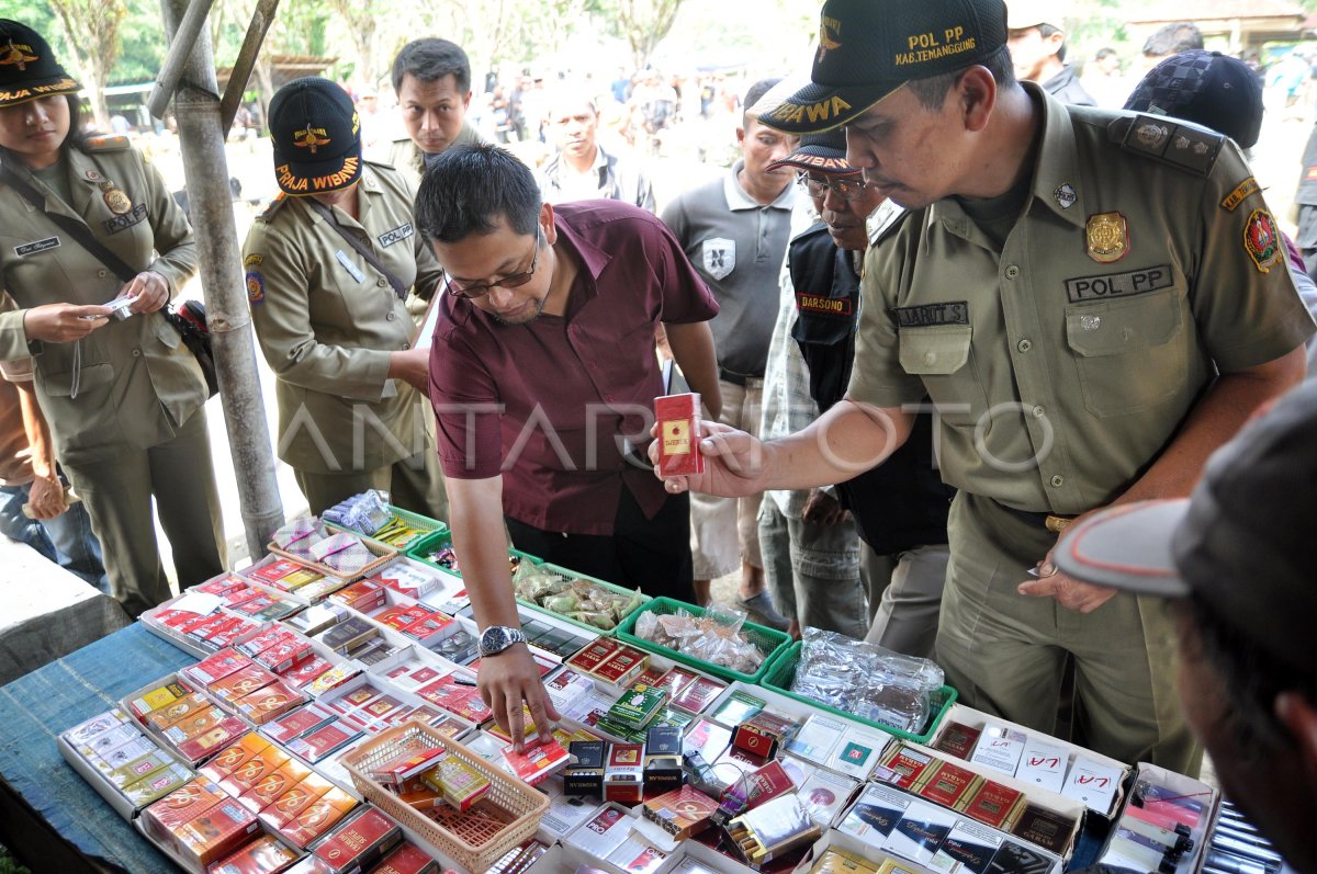 RAZIA ROKOK ILEGAL ANTARA Foto