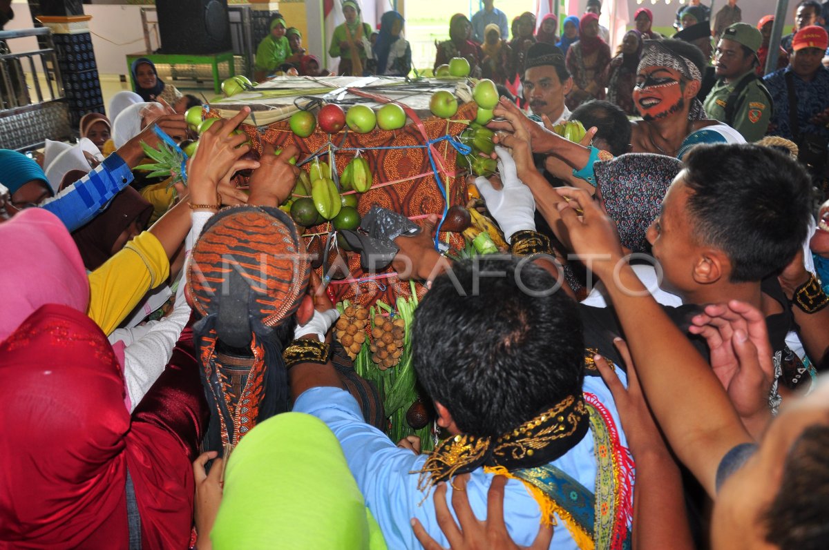 Syukuran Sedekah Bumi Antara Foto