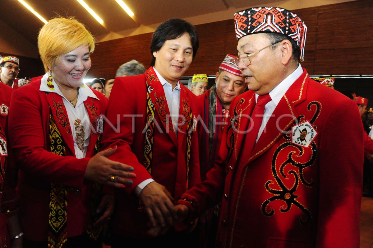 PELANTIKAN MASYARAKAT ADAT DAYAK NASIONAL ANTARA Foto