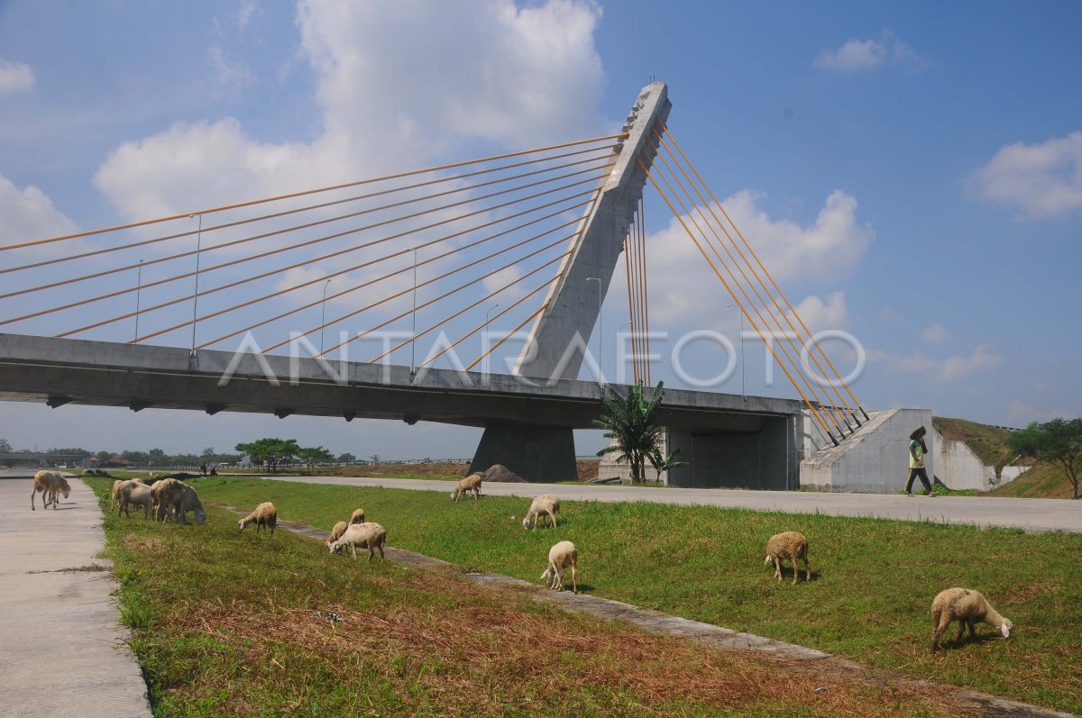 Penggunaan Tol Solo Kertosono Antara Foto