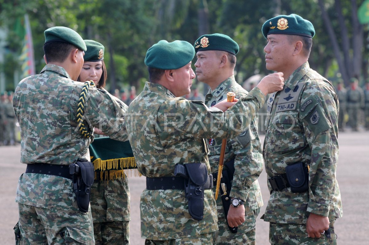 Sertijab Panglima Divisi Infanteri I Kostrad Antara Foto