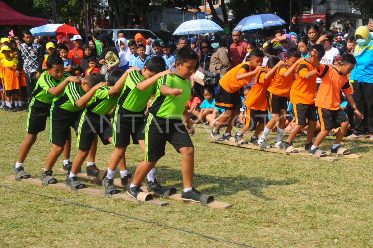 PERLOMBAAN OLAHRAGA TRADISIONAL ANTARA Foto