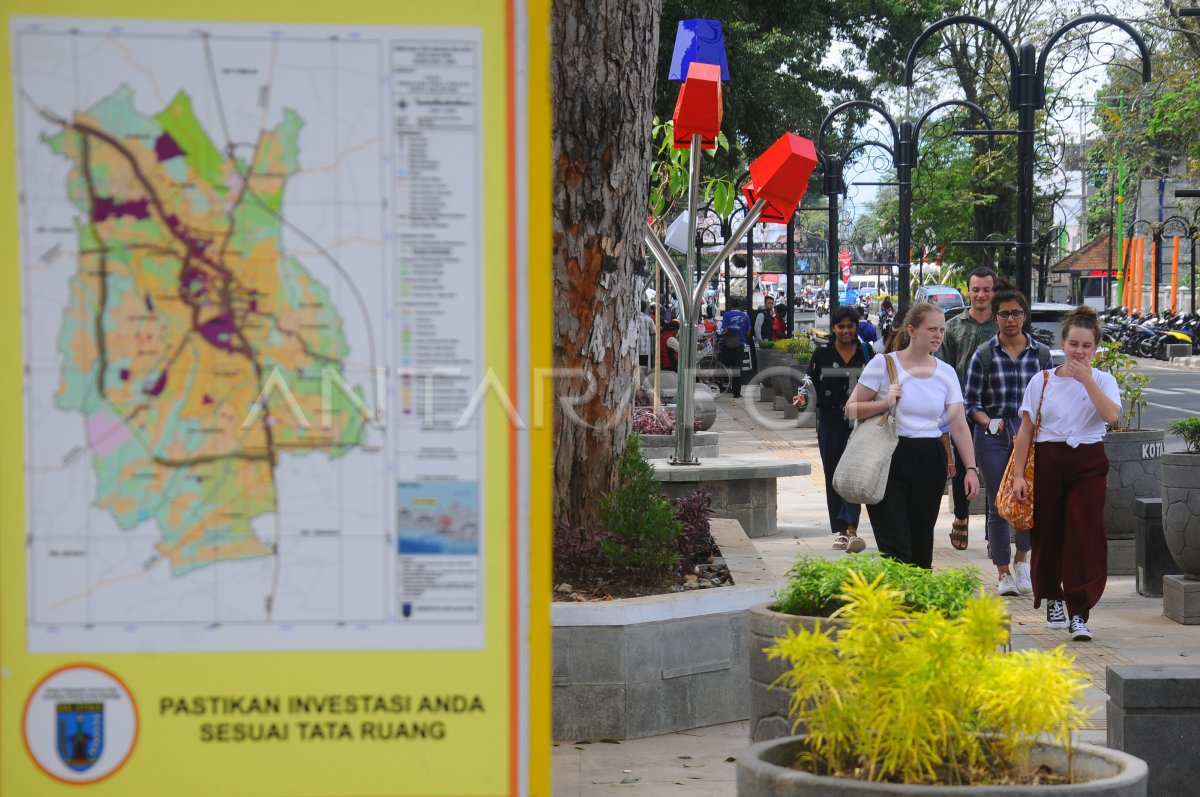 FASILITAS PEDESTRIAN SALATIGA ANTARA Foto